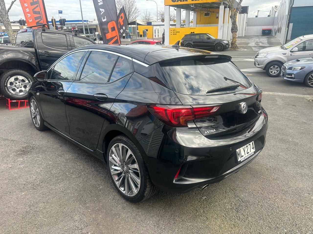 Vehicle image 5