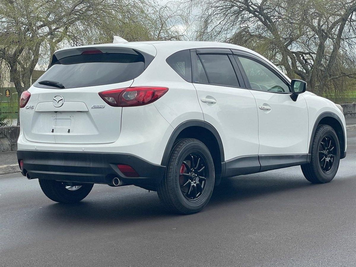 Vehicle image 5