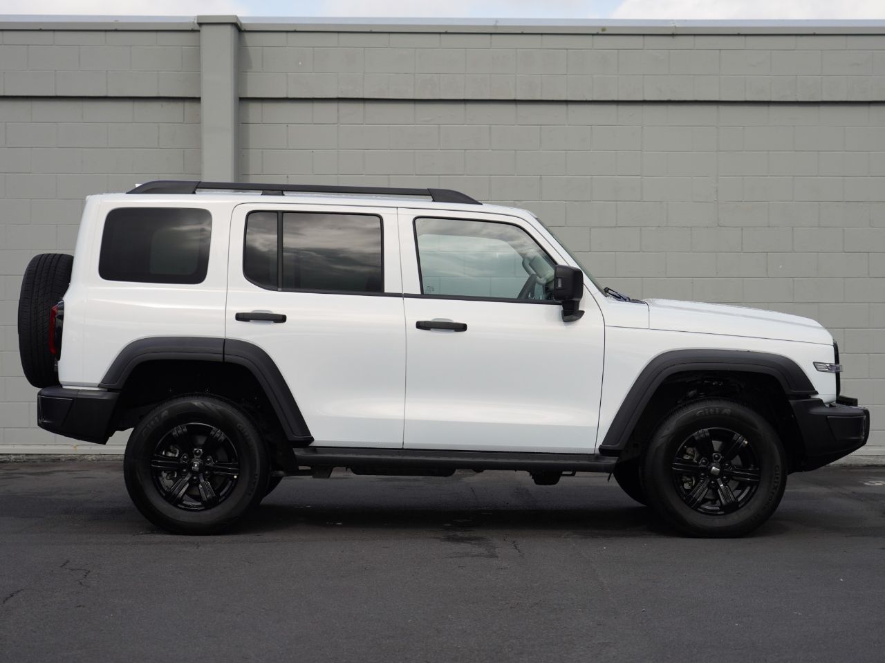 Vehicle image 3