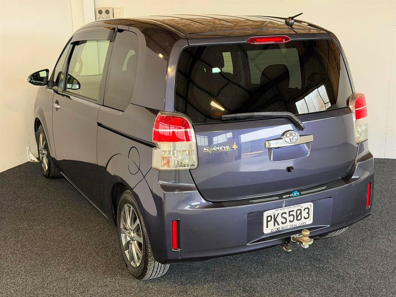 Vehicle image 4