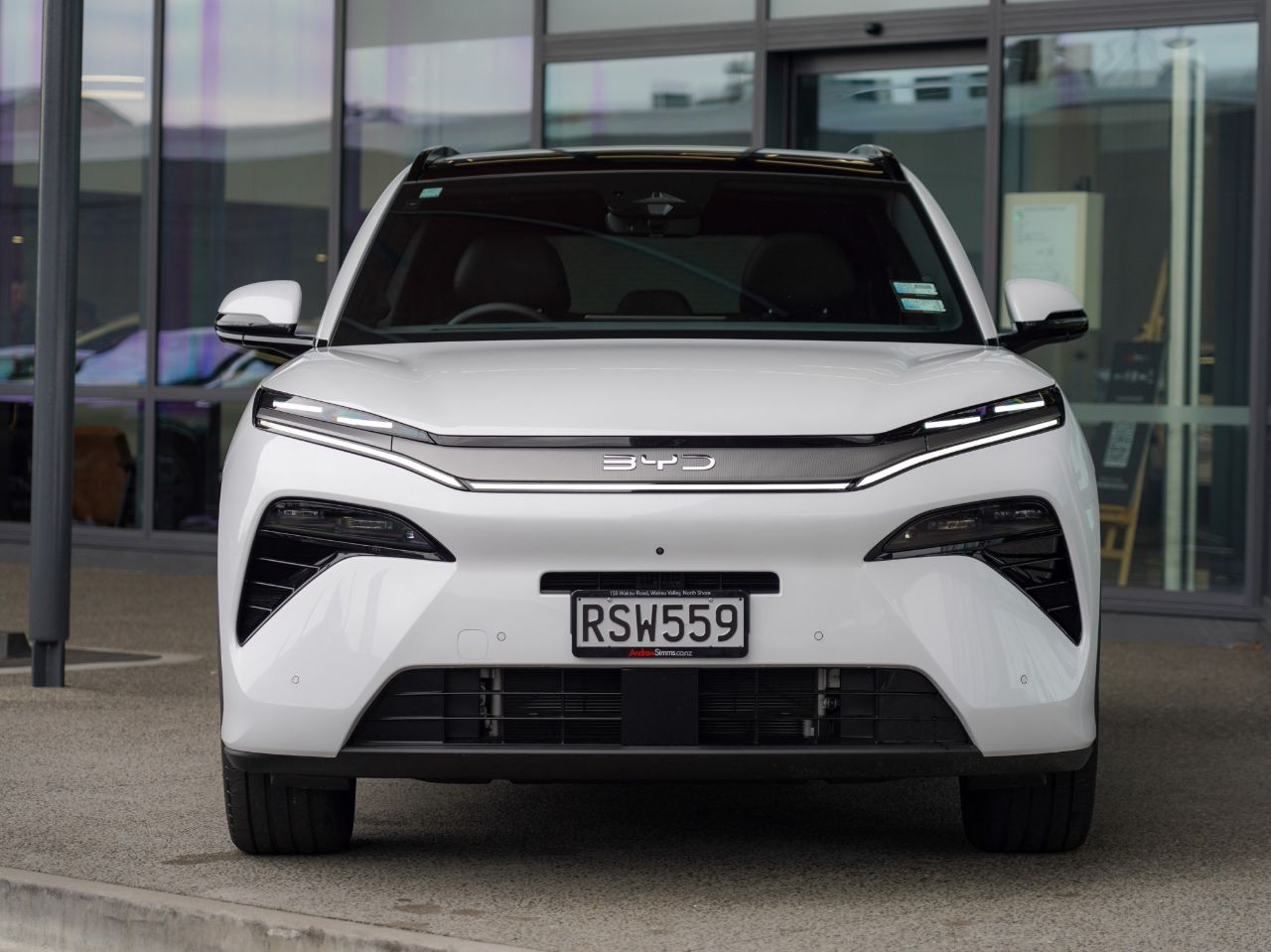 Vehicle image 5