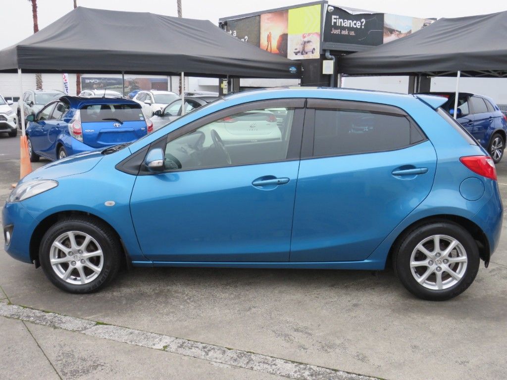 Vehicle image 4