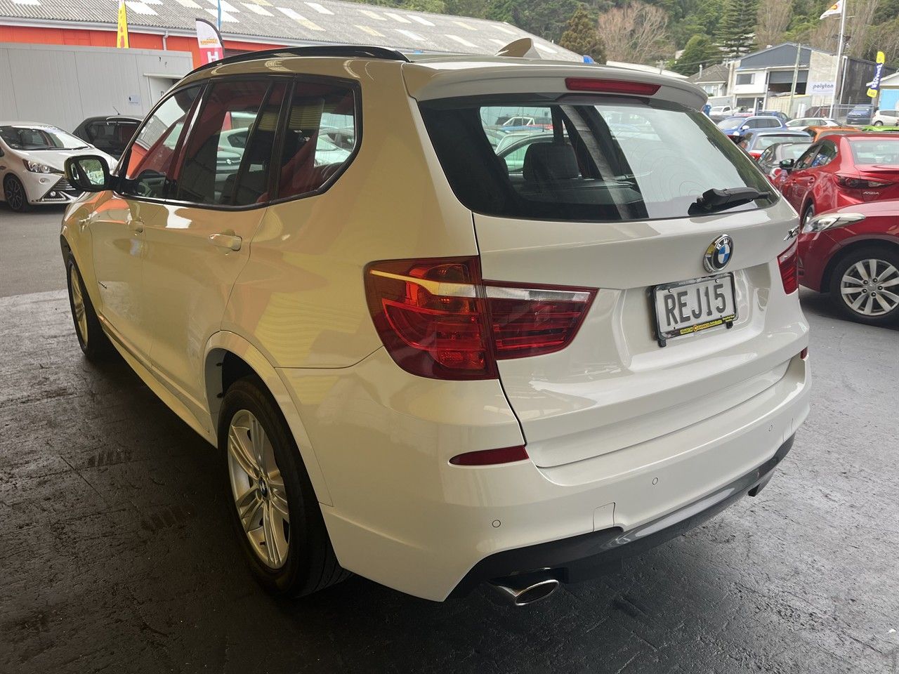 Vehicle image 4