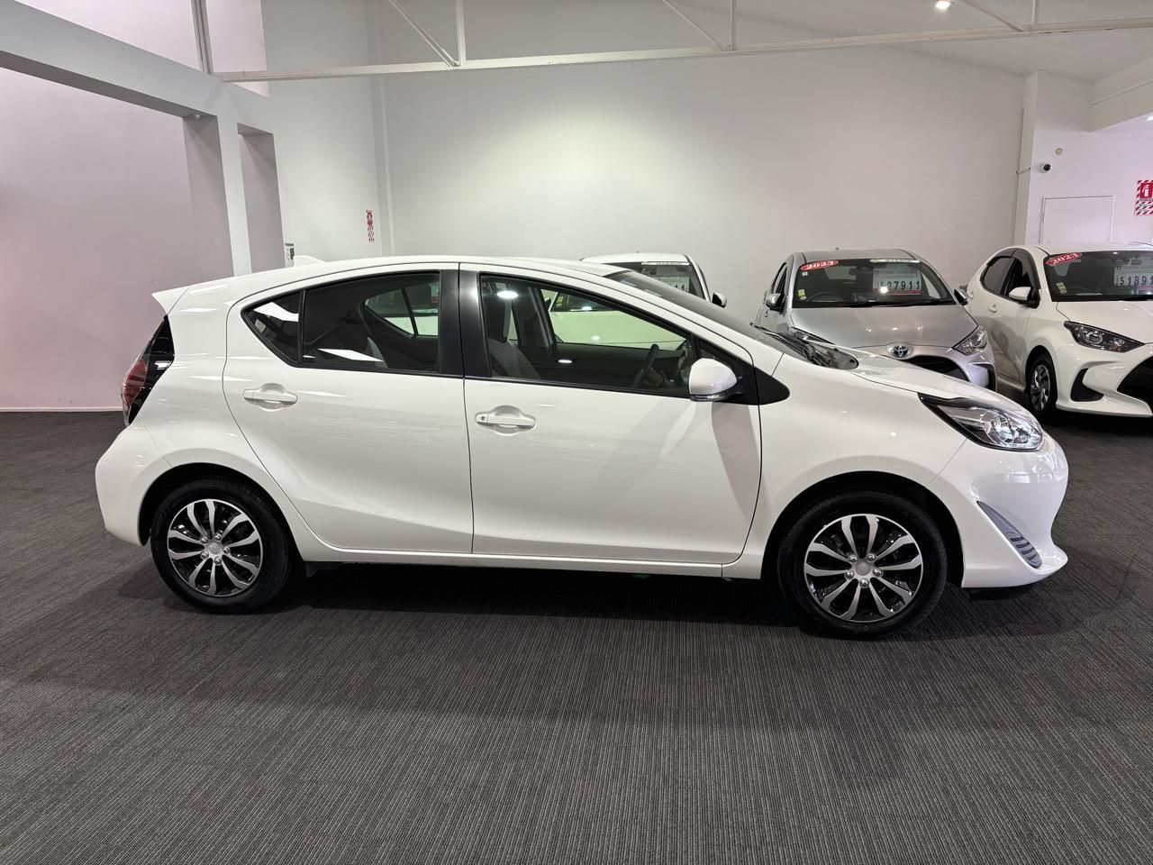 Vehicle image 3