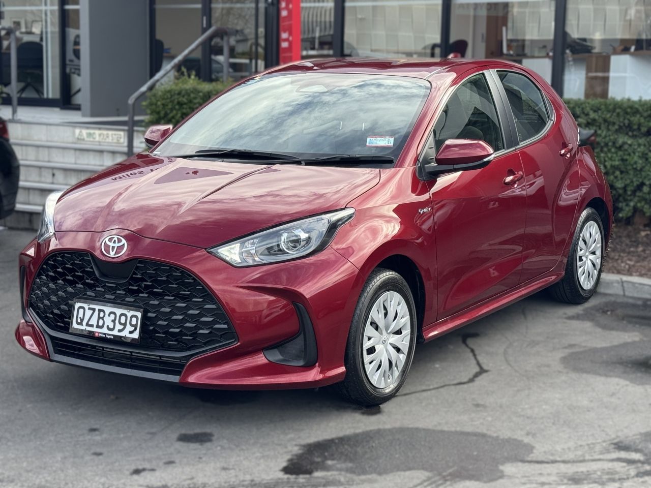 Vehicle image 3