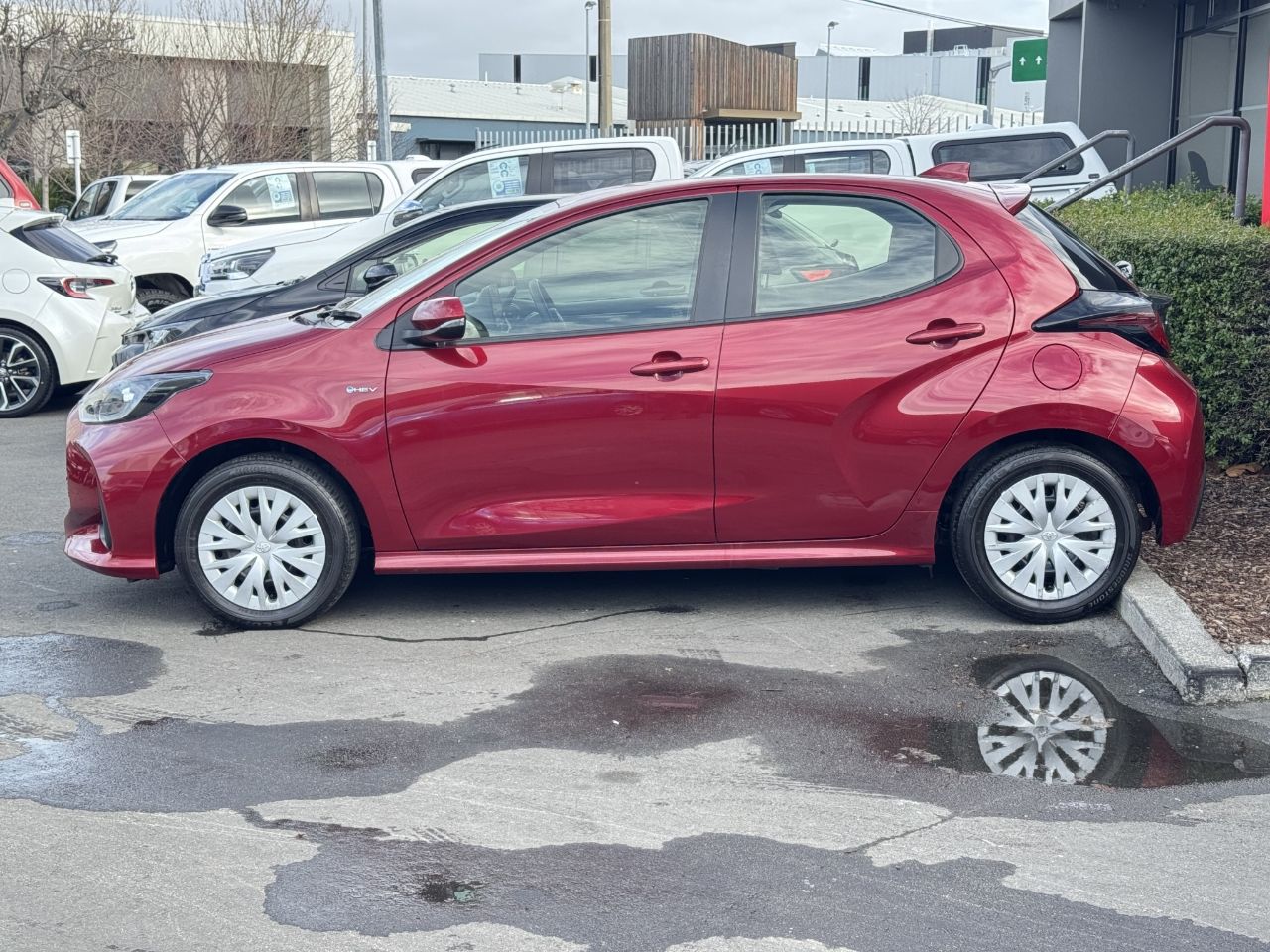 Vehicle image 4