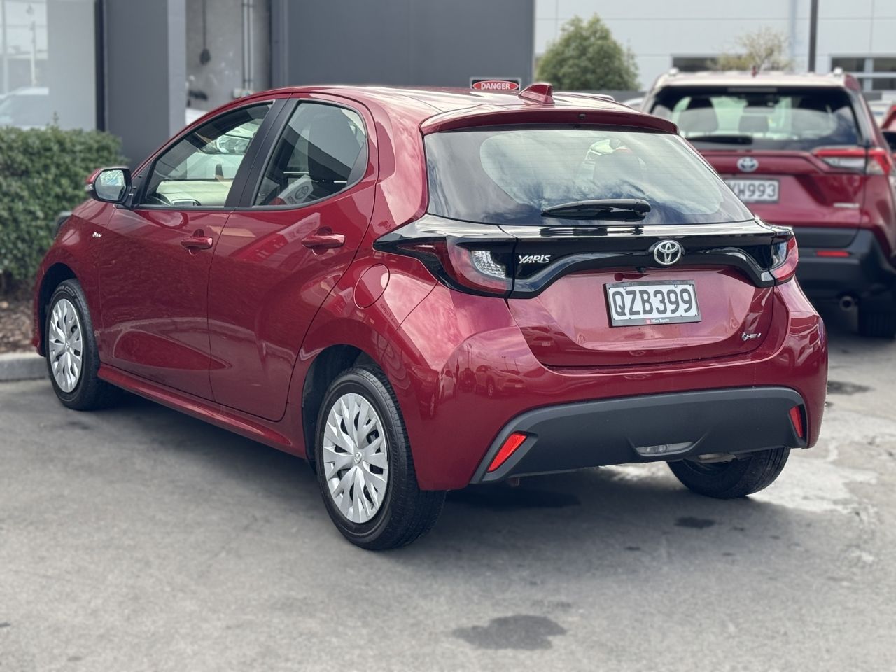Vehicle image 5