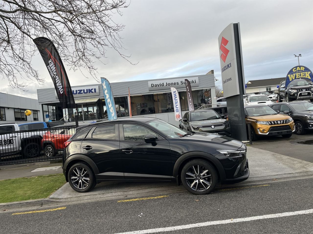 Vehicle image 4