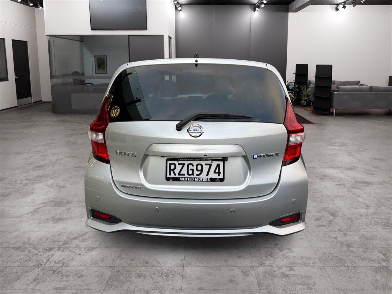 Vehicle image 5