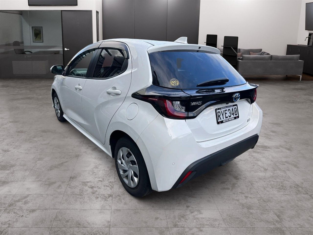 Vehicle image 4