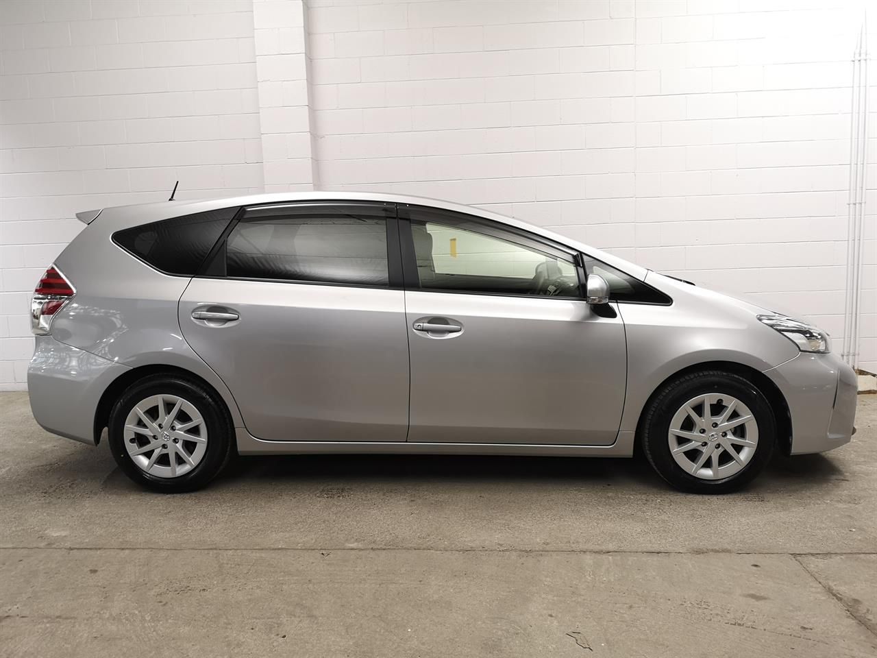 Vehicle image 3