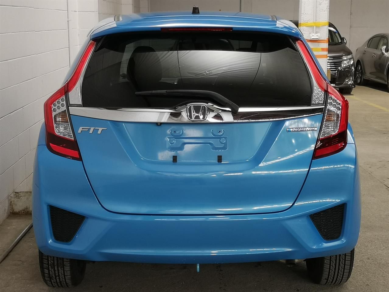 Vehicle image 5
