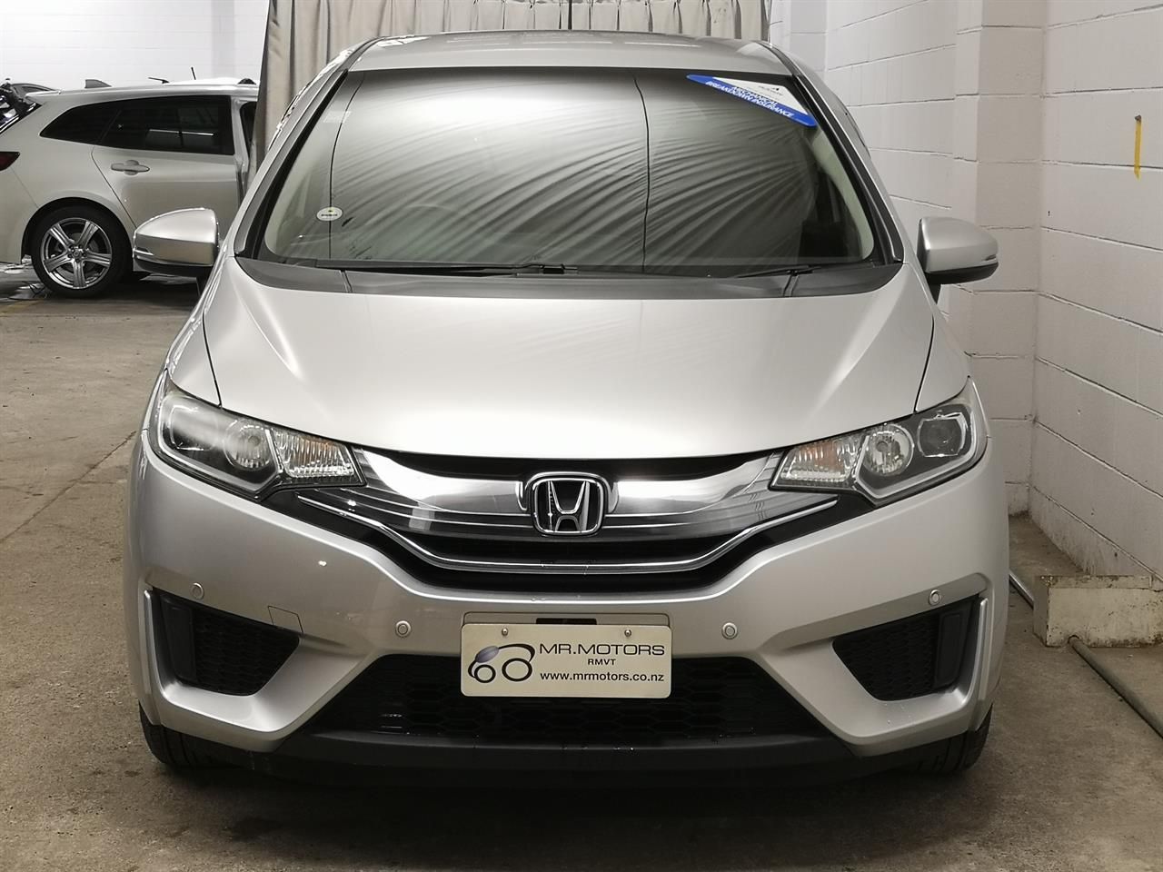 Vehicle image 4