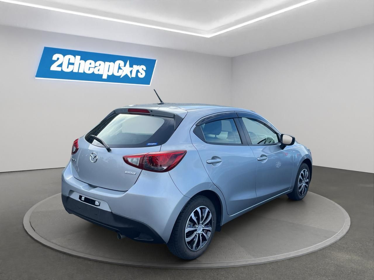 Vehicle image 5