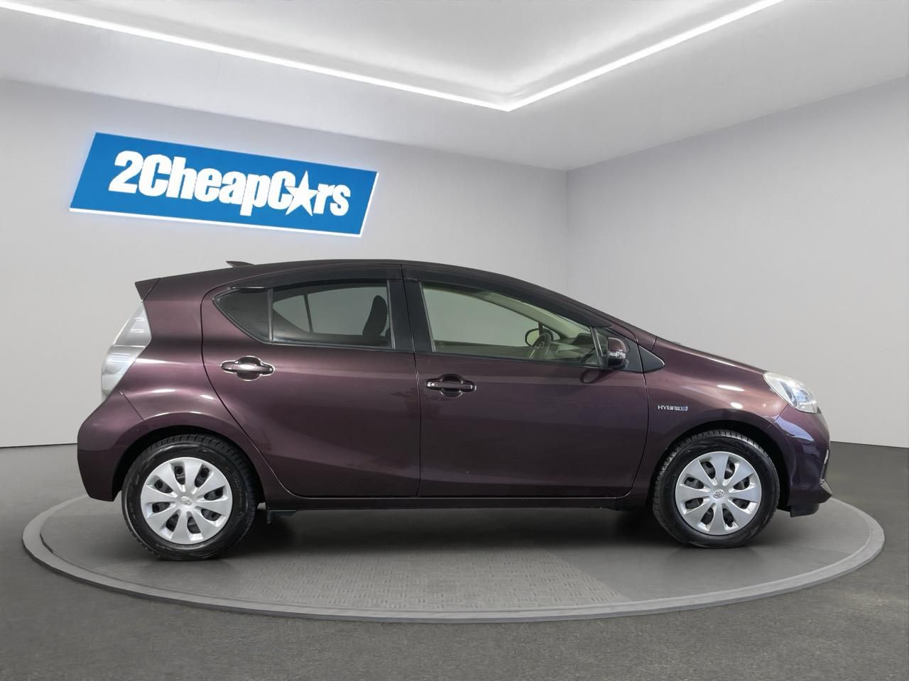 Vehicle image 4