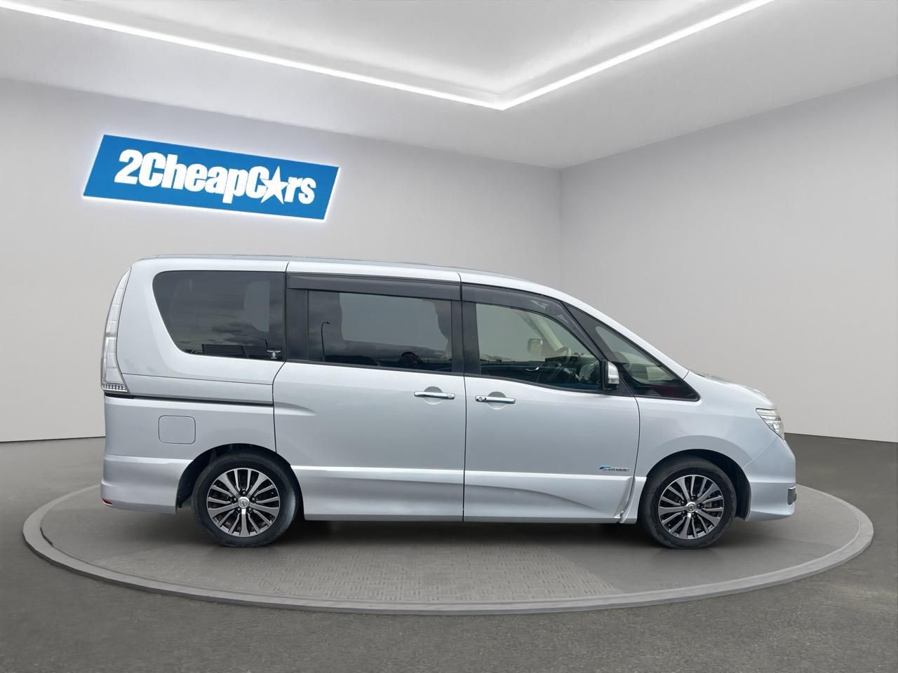 Vehicle image 4