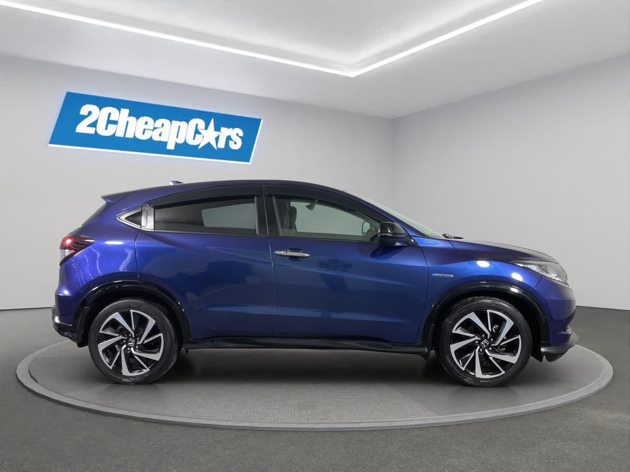 Vehicle image 4