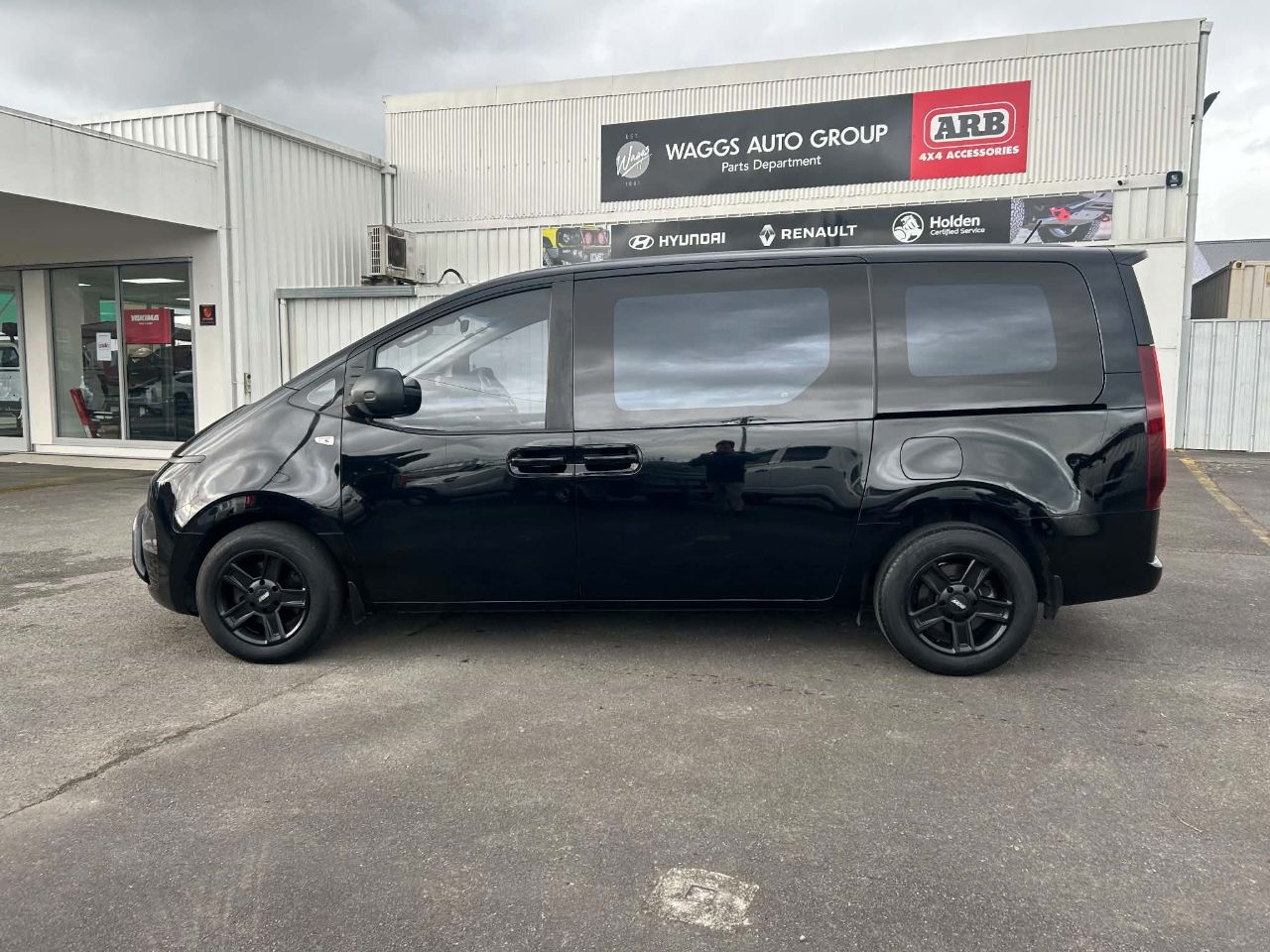 Vehicle image 4