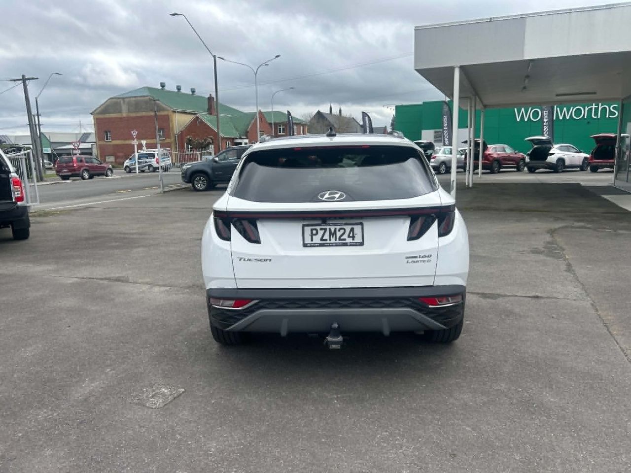 Vehicle image 4
