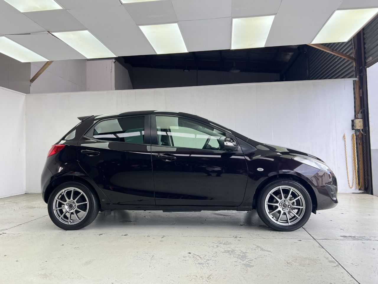 Vehicle image 5