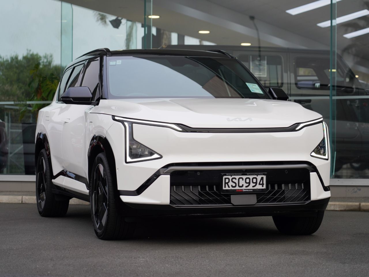 Vehicle image 3