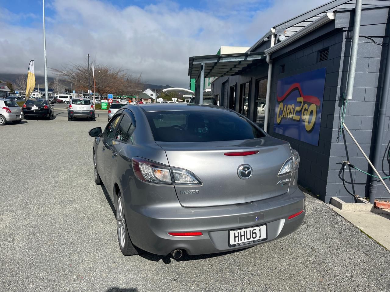 Vehicle image 3