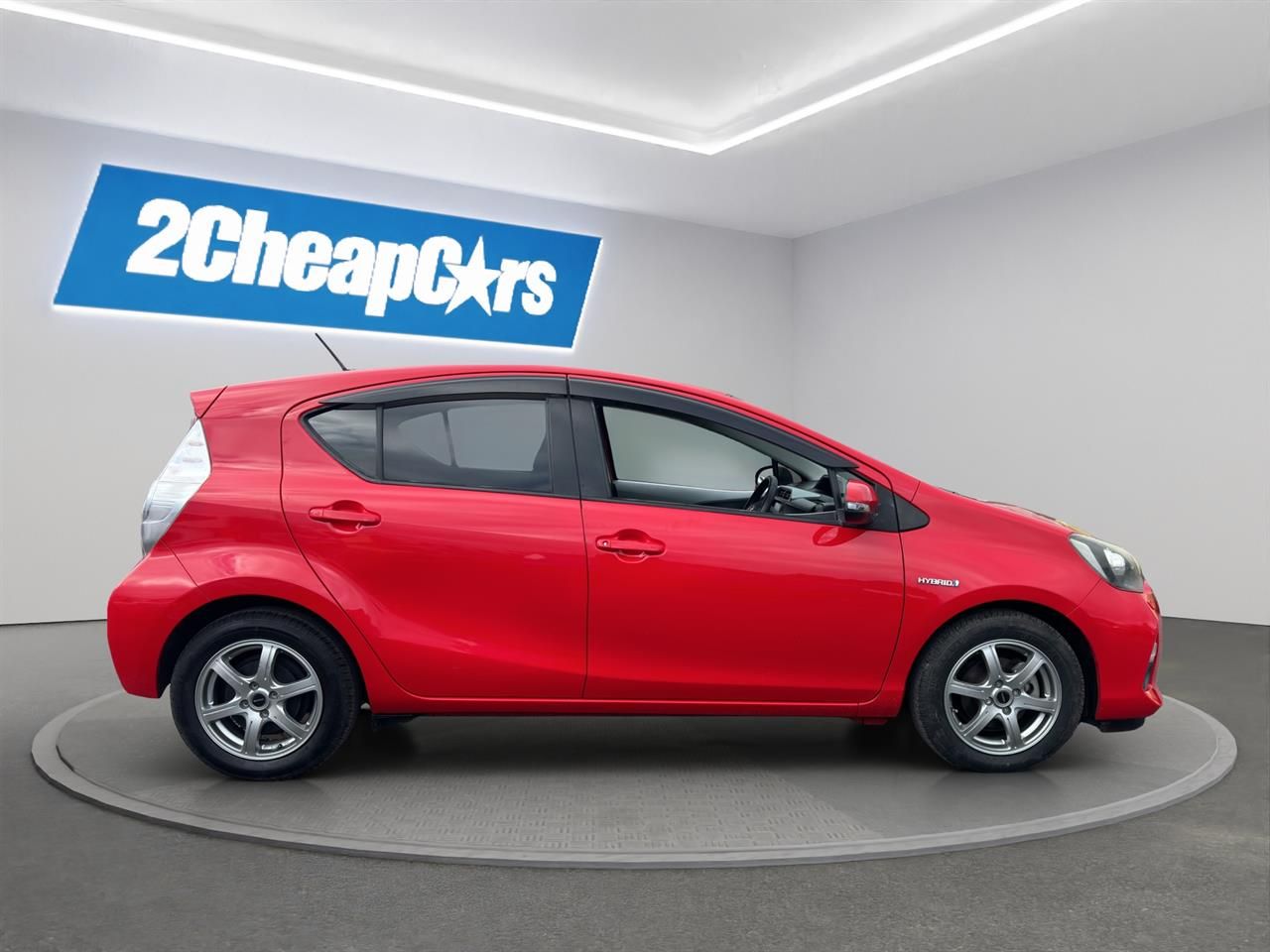 Vehicle image 4