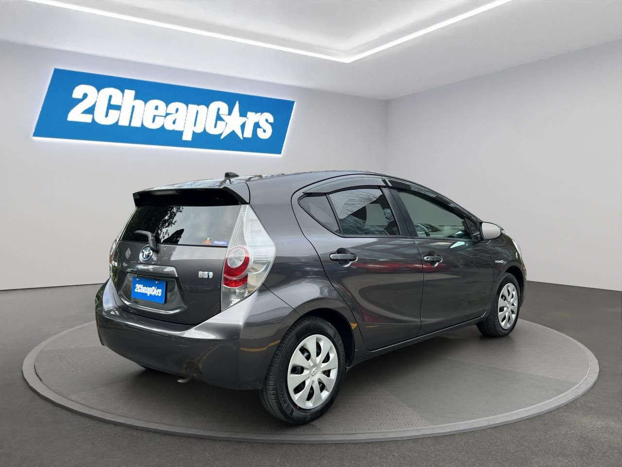 Vehicle image 5