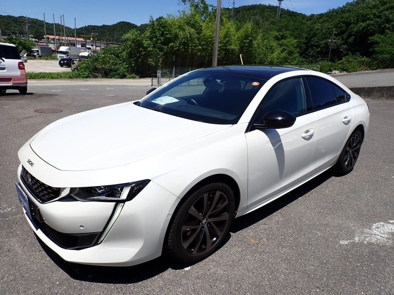 Vehicle image 4