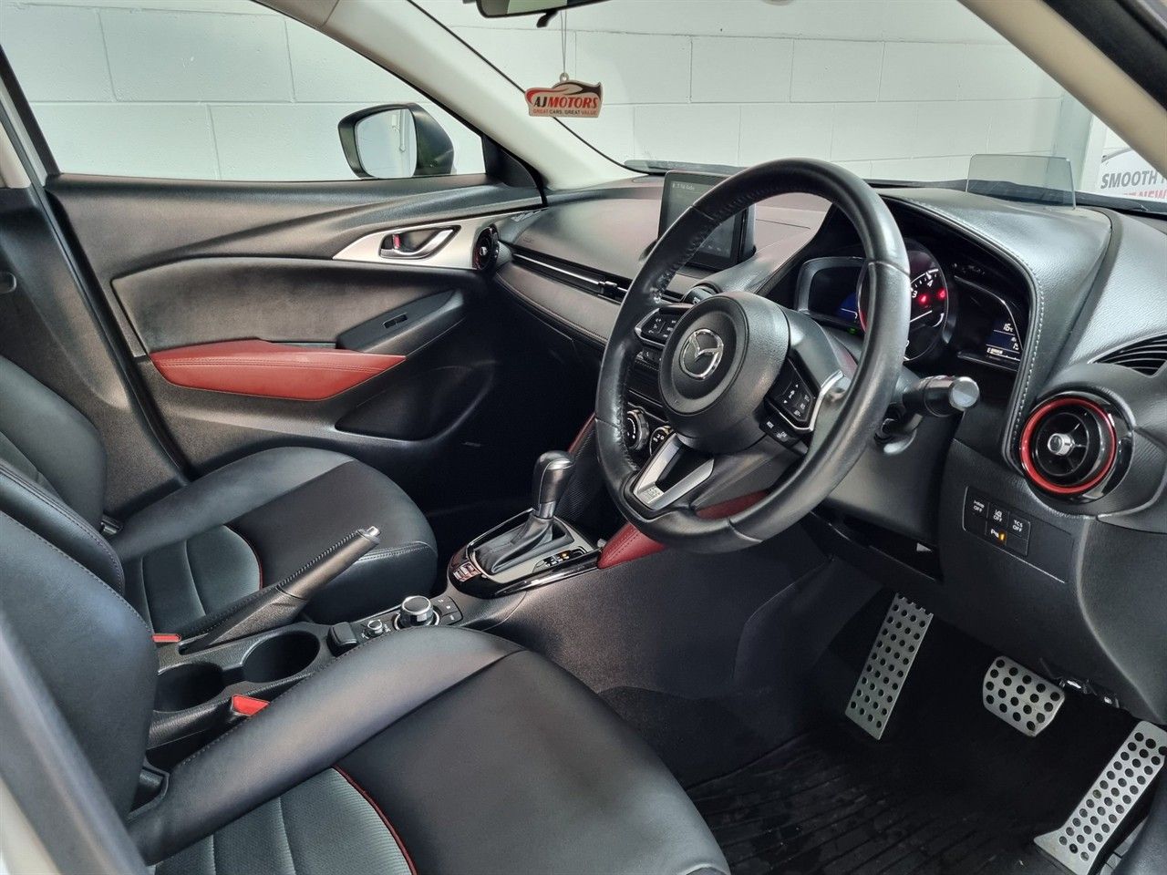 Vehicle image 3