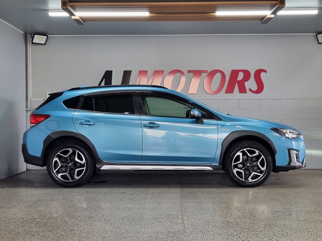 Vehicle image 5