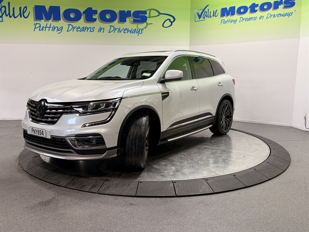 Vehicle image 3