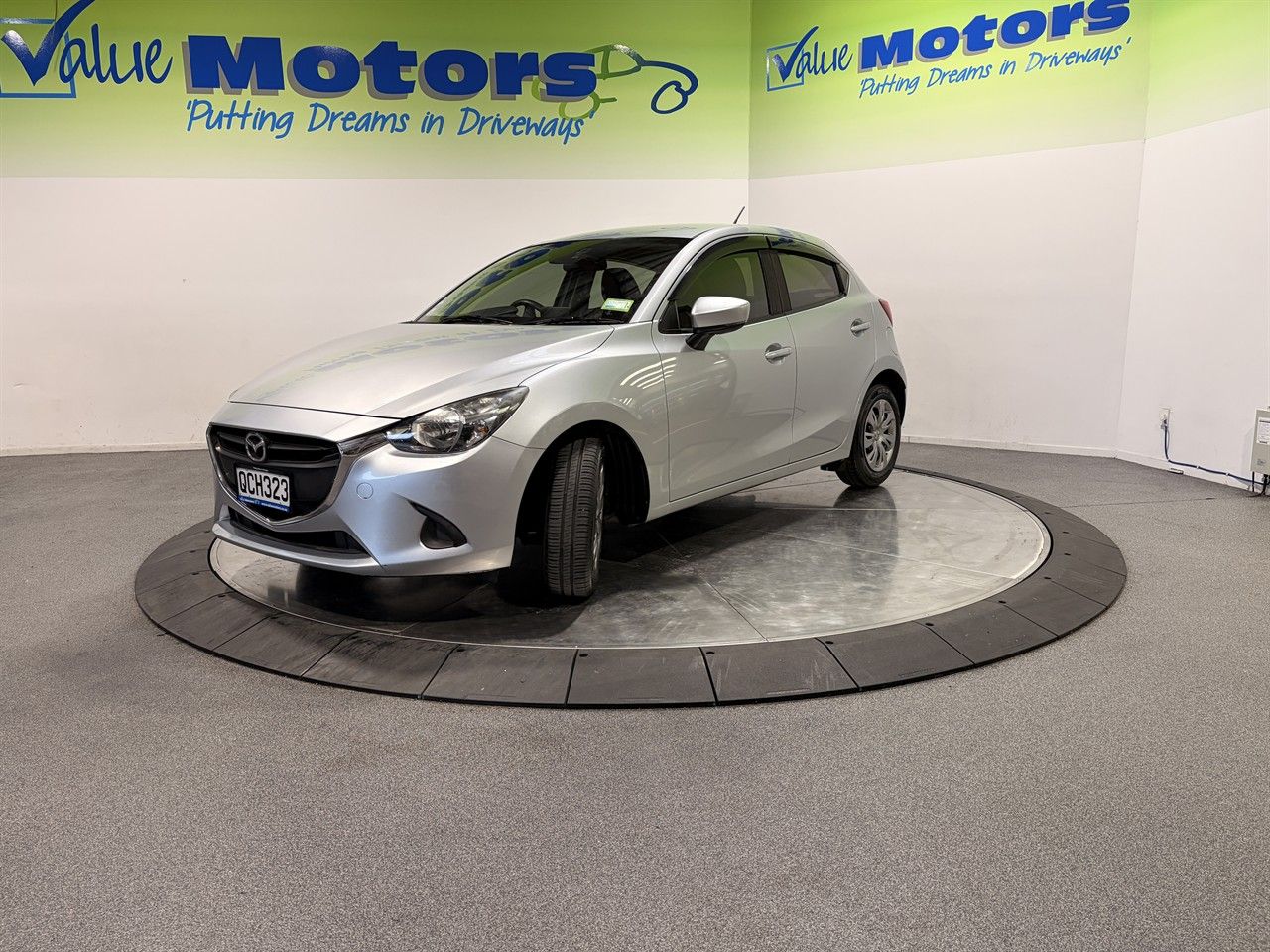Vehicle image 3