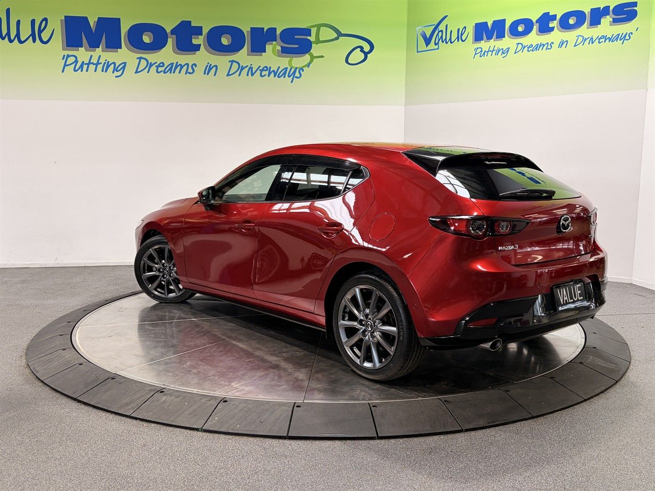 Vehicle image 5