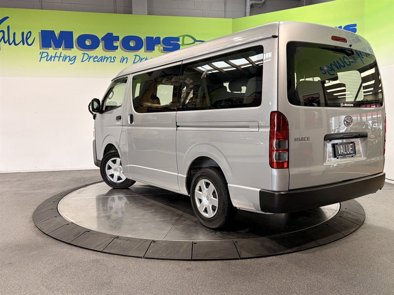Vehicle image 5