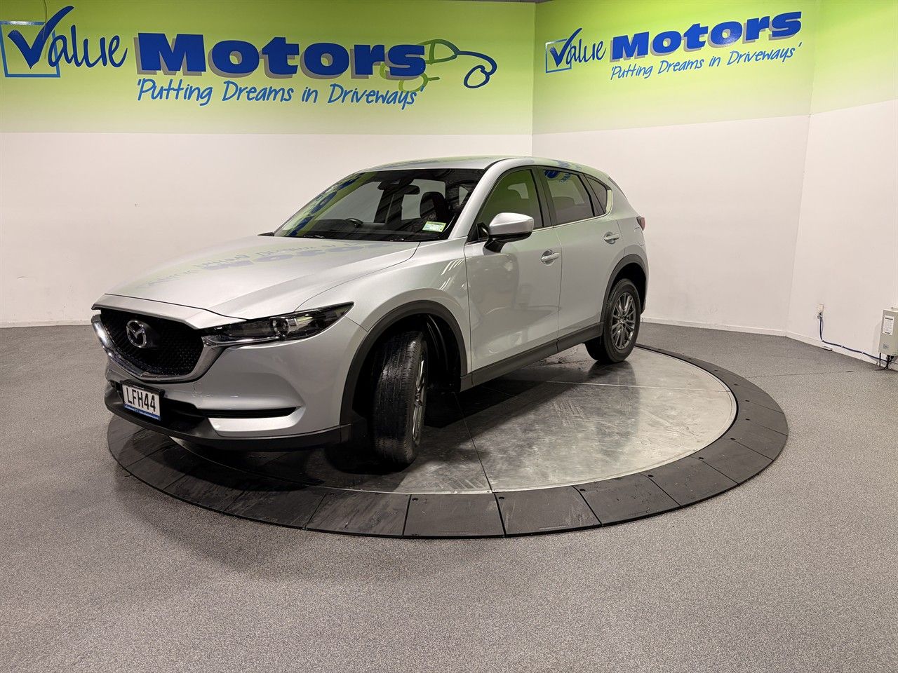 Vehicle image 3
