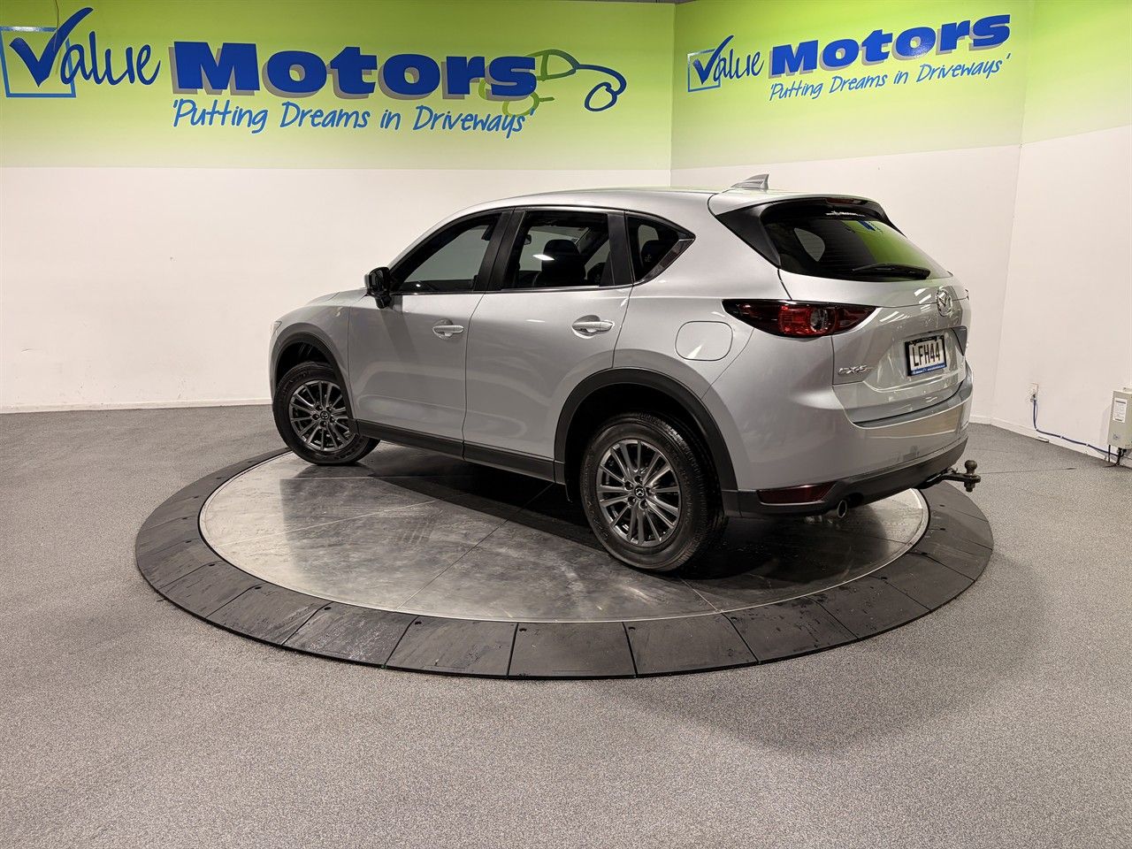 Vehicle image 5