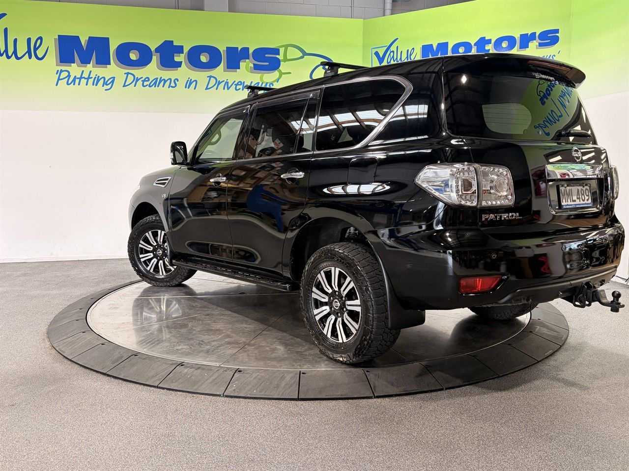Vehicle image 5