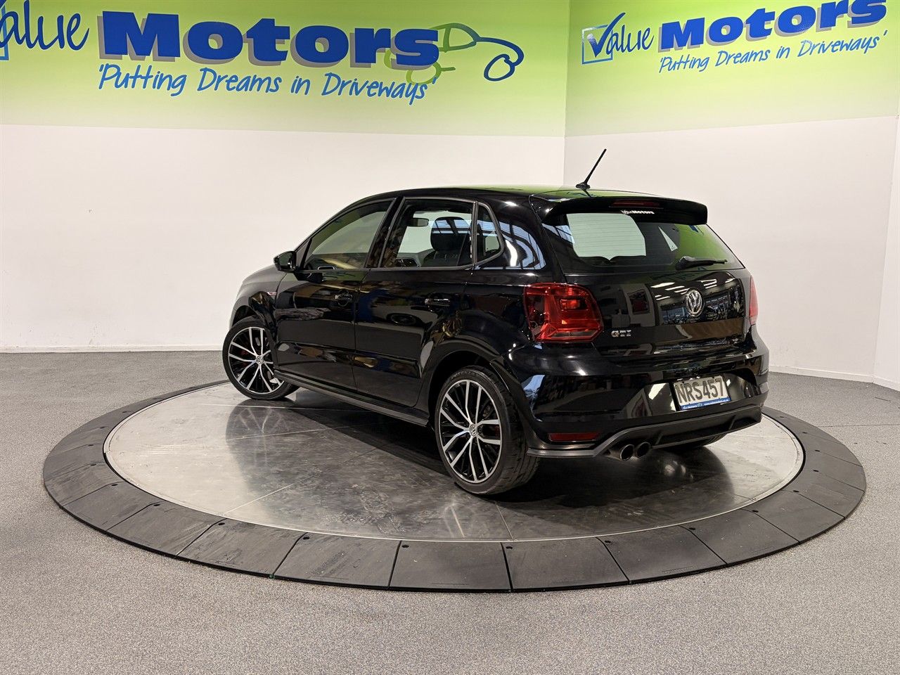 Vehicle image 5