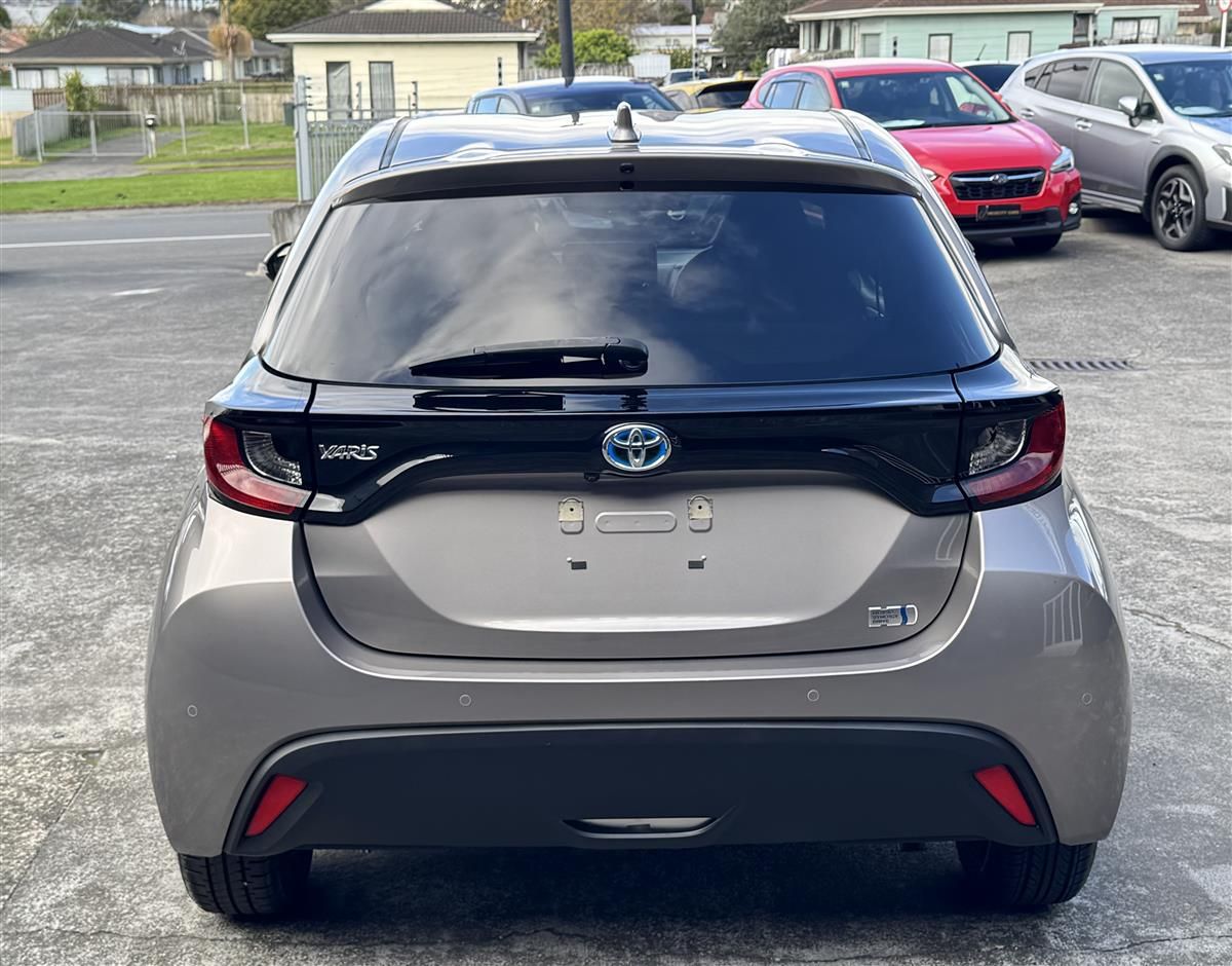 Vehicle image 5