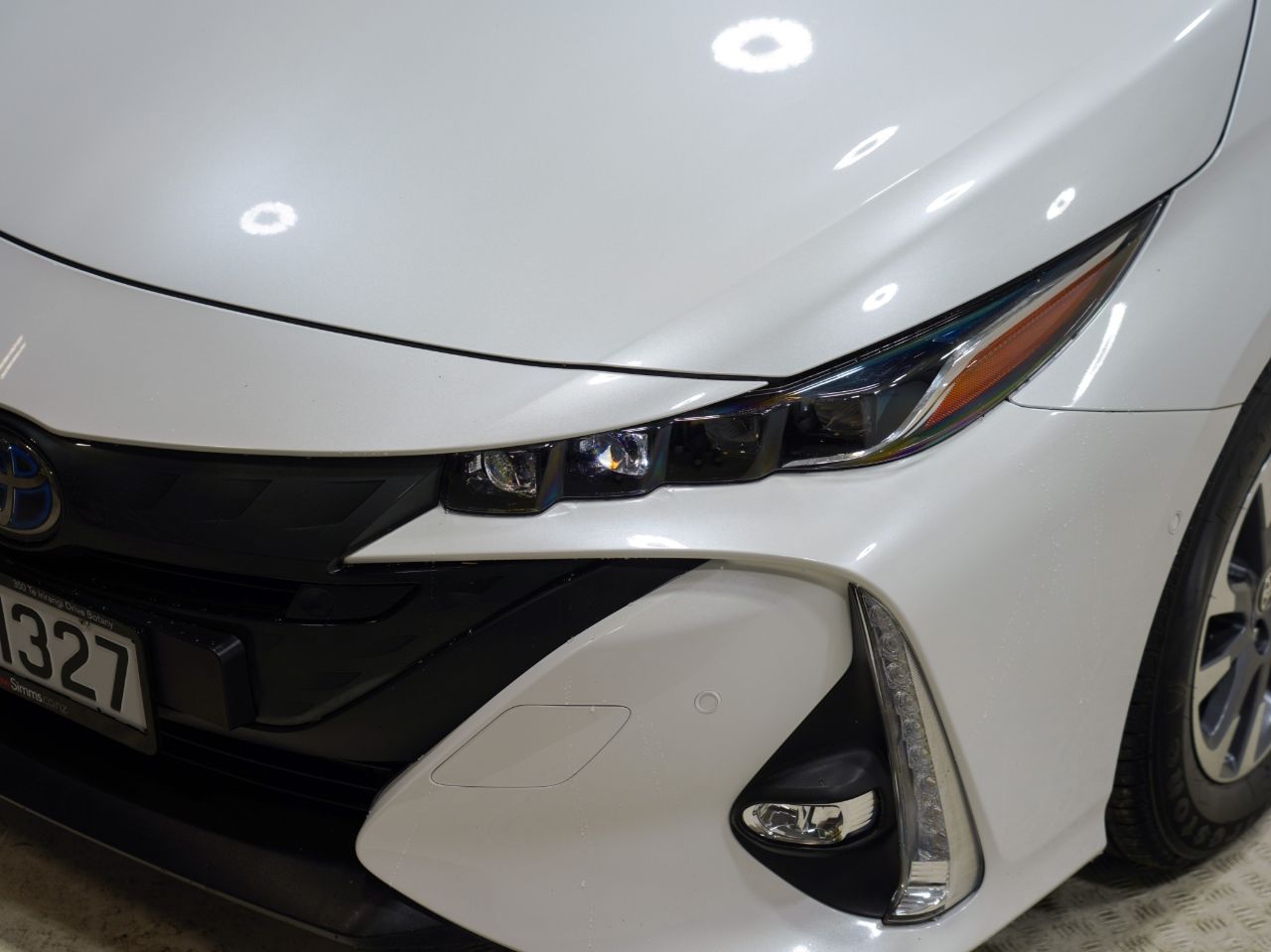 Vehicle image 5