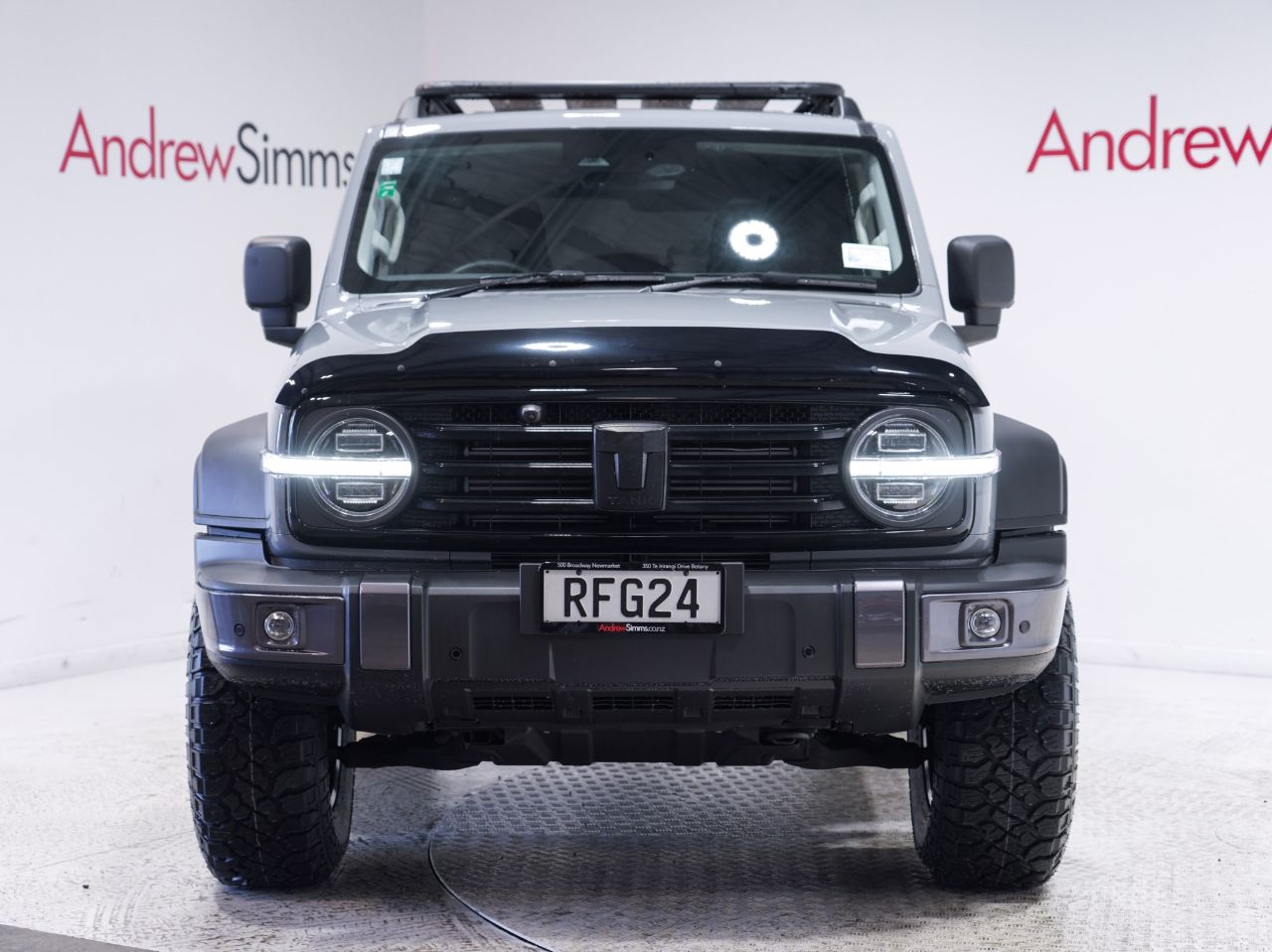 Vehicle image 4