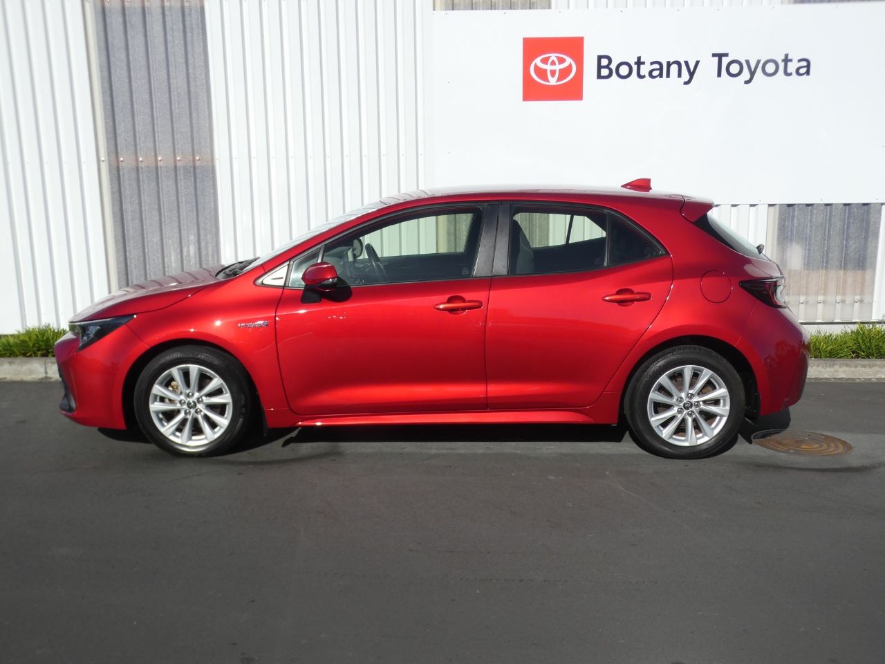 Vehicle image 4