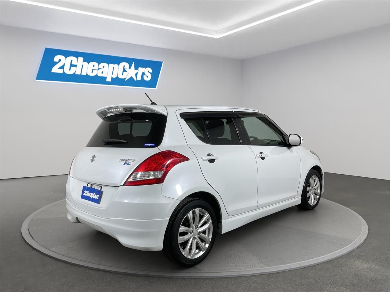 Vehicle image 5