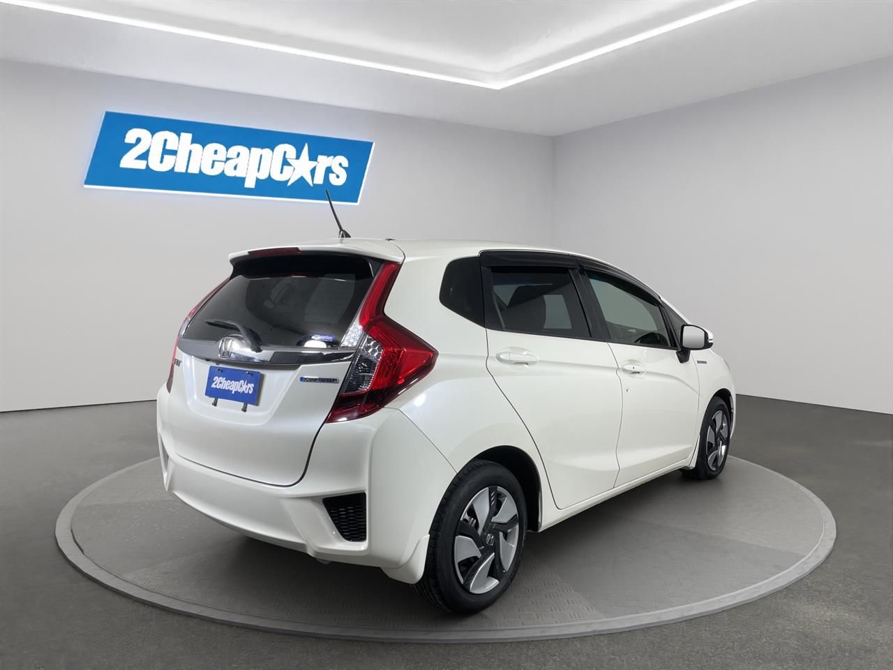 Vehicle image 5