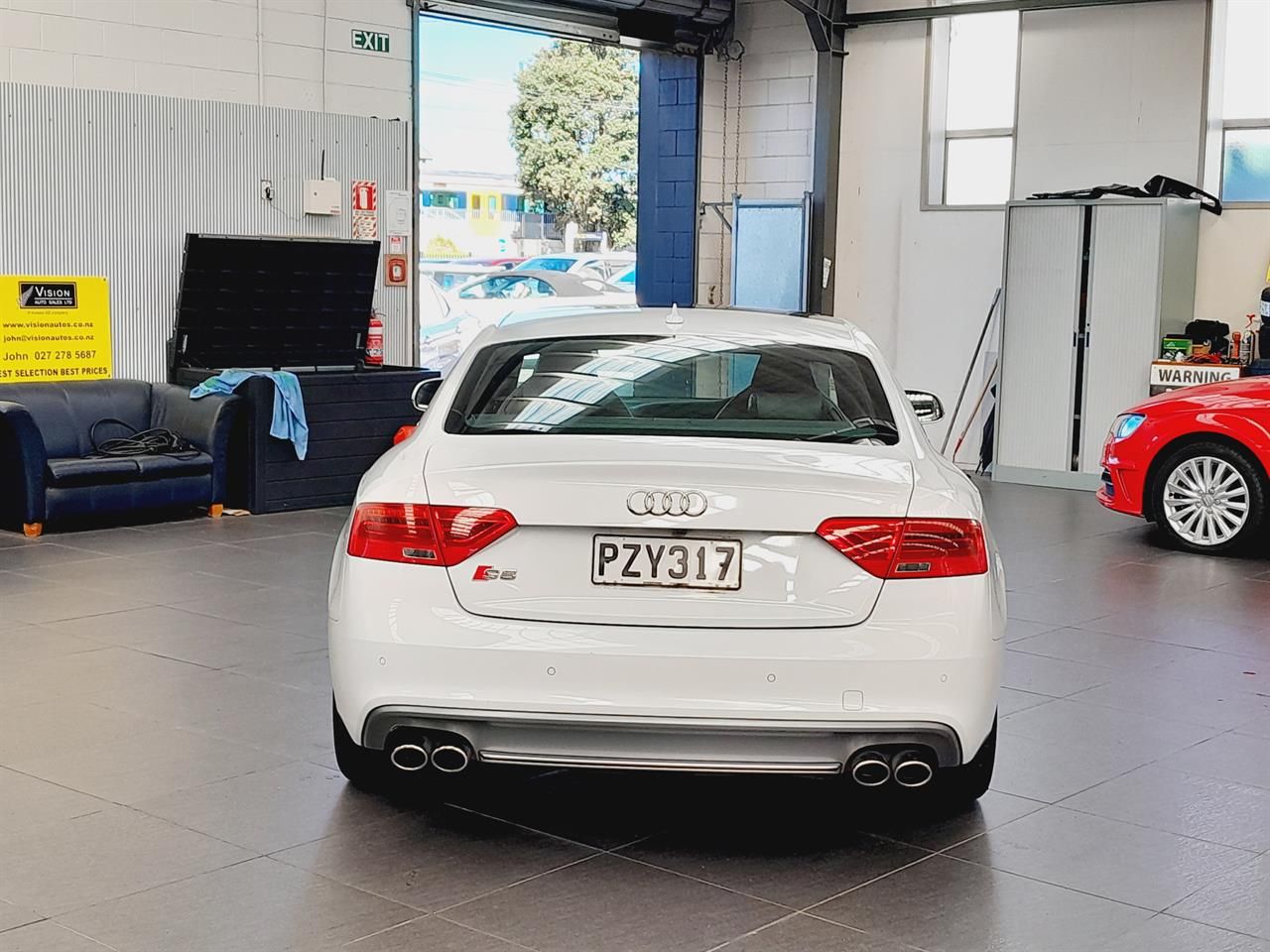 Vehicle image 5