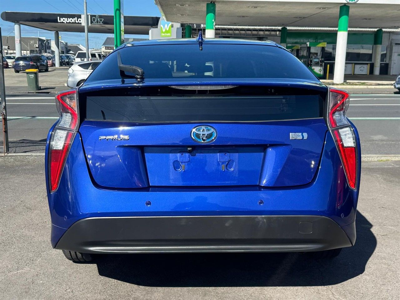 Vehicle image 3