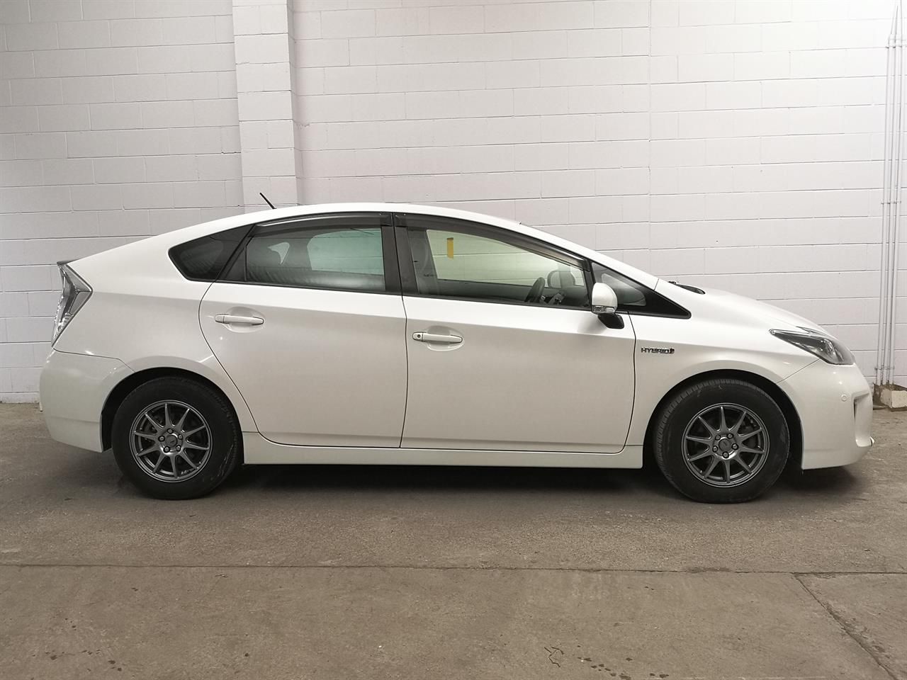 Vehicle image 3