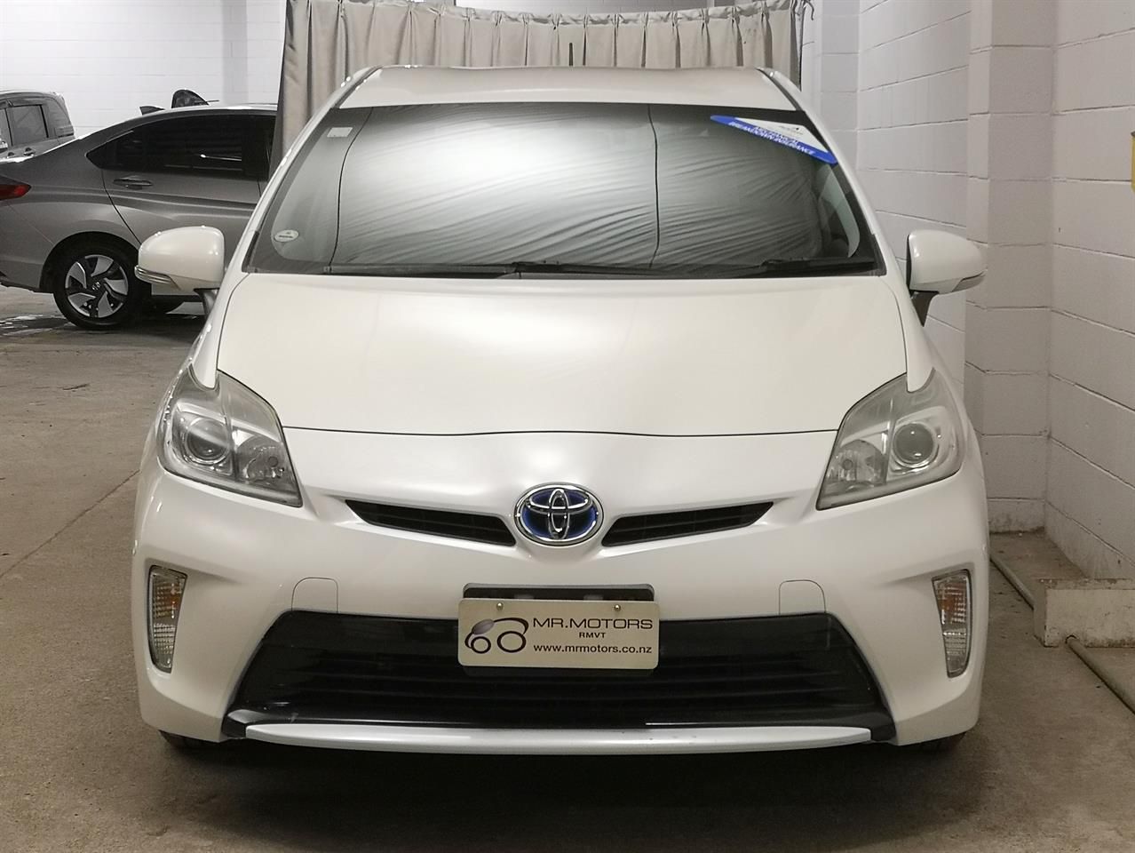 Vehicle image 4