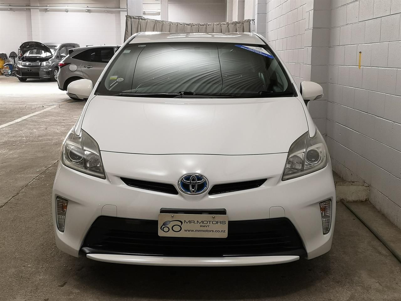Vehicle image 4